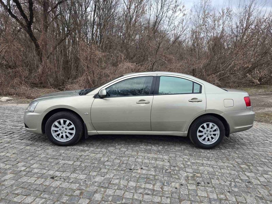 Mitsubishi Galant 2009
