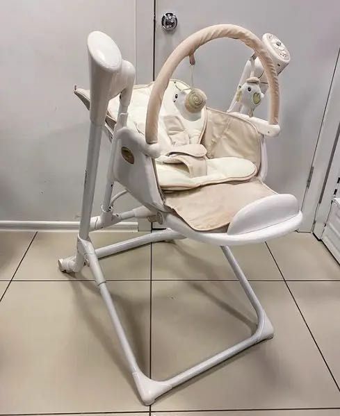 Стілець-гойдалка CARRELLO