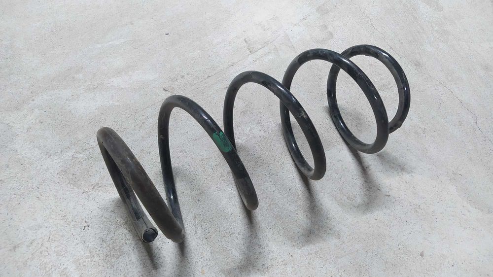 Scenic 2 передня пружина