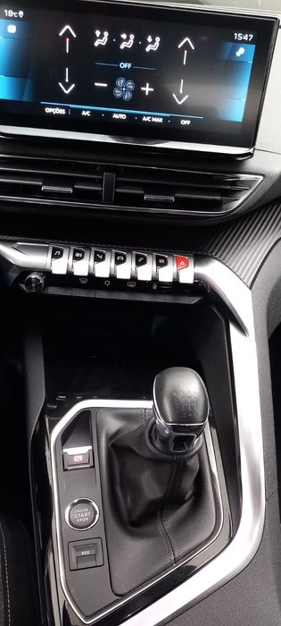 Nacional com 15mil km. Luxo e conforto num carro1 em estado impecável