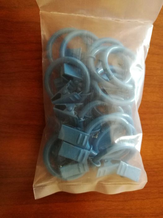 Varão para cortinado - quarto de rapaz