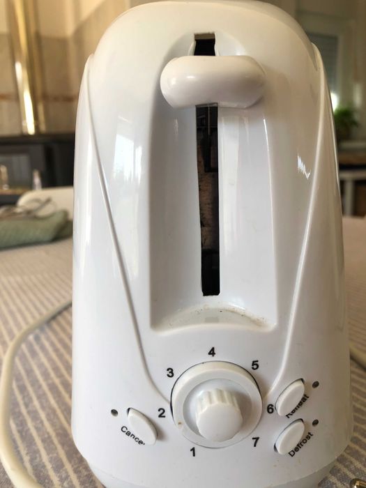 Torradeira Kunft - Potência 750W