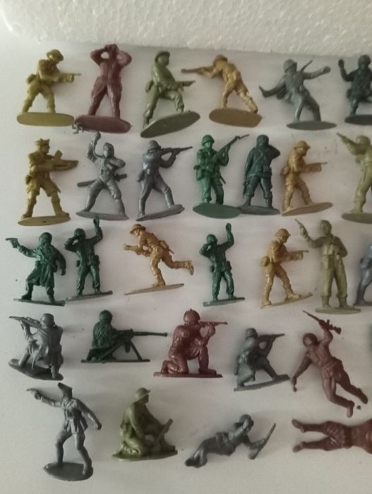 Bonecos soldados de brincar