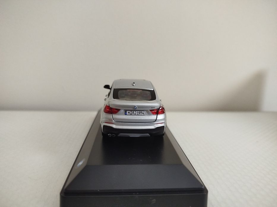 Miniatura BMW X4 1/43