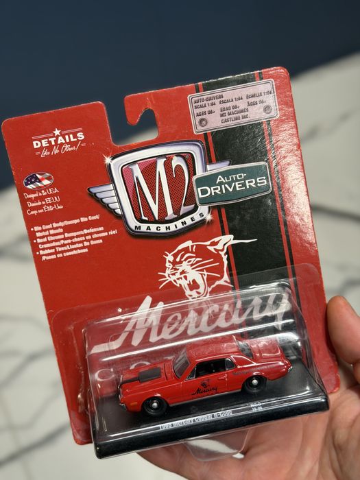 M2 Machines 1968 Mercury Cougar R-Code czerwony 1:64 HW 428 Cobra Jet