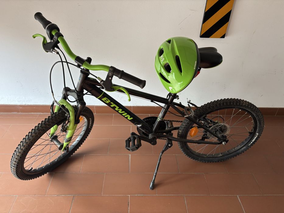 Bicicleta e trotinete criança