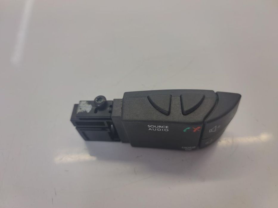 Comando Rádio Source Renault Clio 4 IV para venda