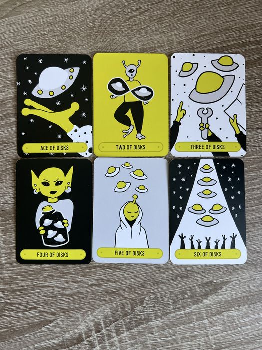 Розпродаж таро колод