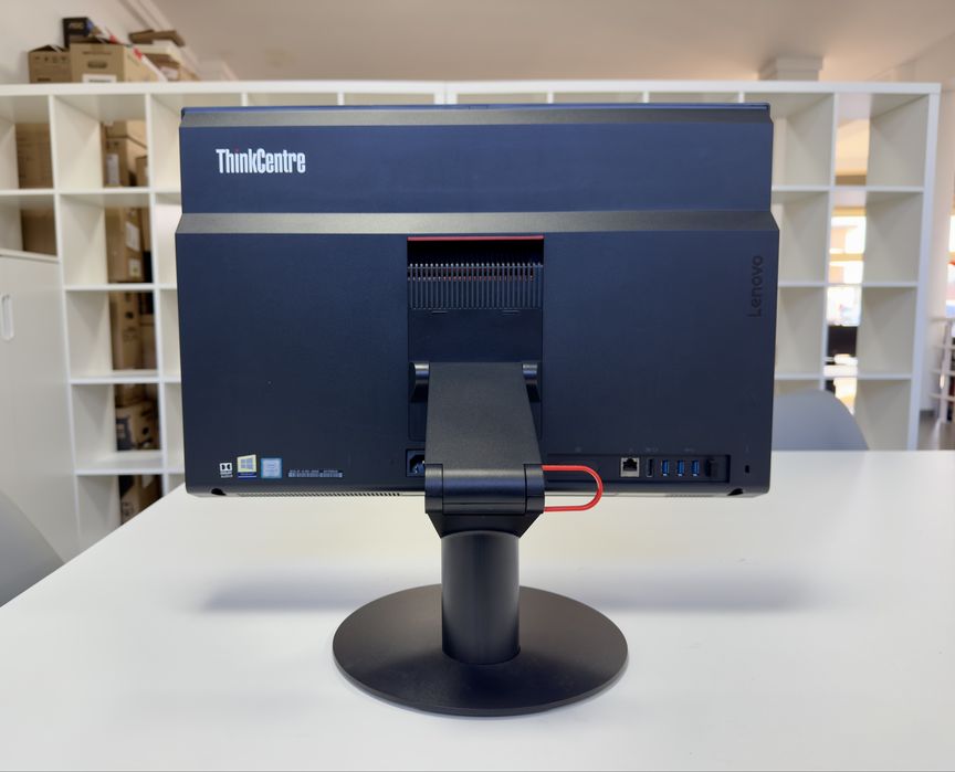 All-In-One Lenovo M810z | i5-6400 | 16GB | 256GB SSD | 1 ANO GARANTIA