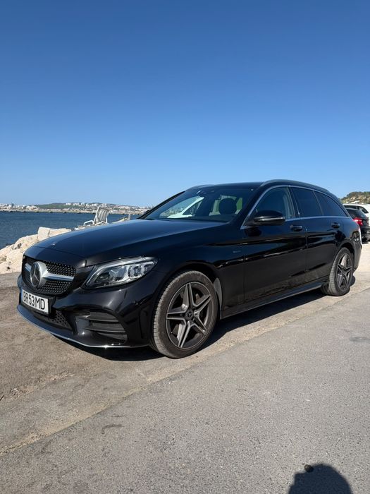 Mercedes-Benz C300de AMG line Plug-in Hybrid
Station AMG Line Plug-
-in Hybrid | Burmester |
Distronic | Panorâmico |
Garantia Mercedes