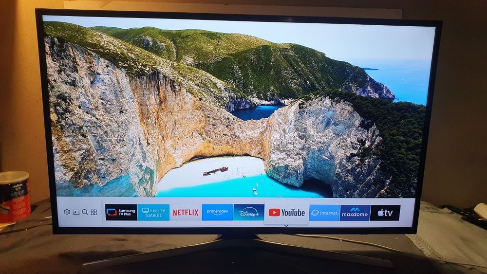 Telewizor LED Samsung 40", 4k UHD, SmartTv Tizen, Wi-Fi, Dvbt-2.