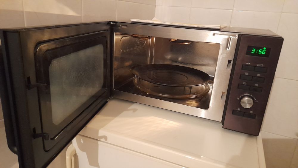 Microondas e forno com grill da Qlive