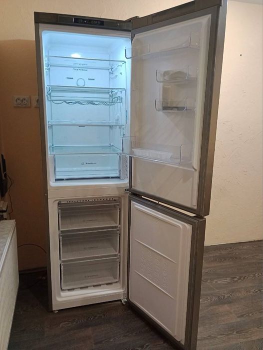 Холодильник Indesit INFC8 TI21X 0 Total No Frost Польського виробництв