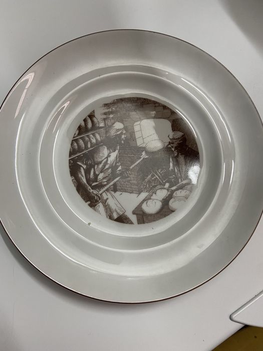 Three Plates for Decoration64751284200450121