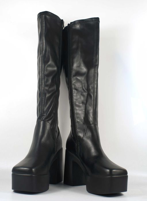 Kozaki na platformie Rubi roz. 38