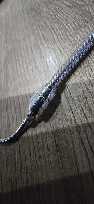 Sprzedam bransoletkę PANDORA