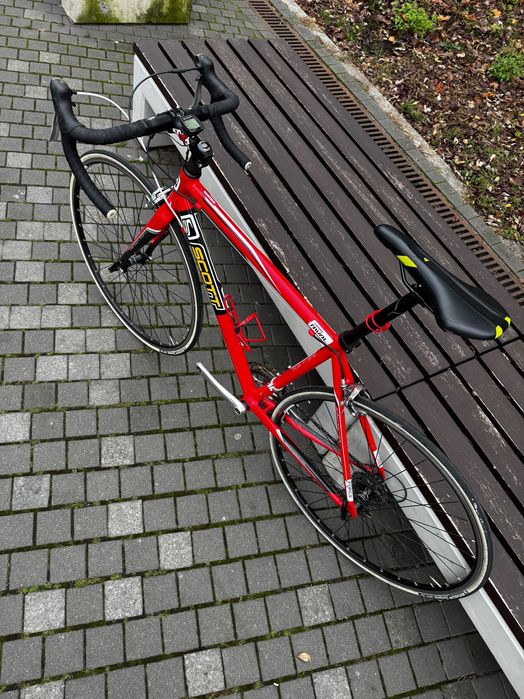 Rower szosowy B’Twin Triban 3 – rama 54 – idealny dla początkujących