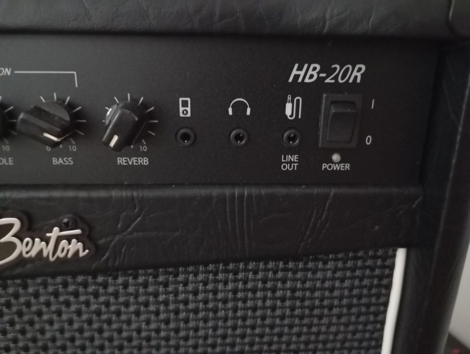 Amplificador de Guitarra Harley Benton HB 20R