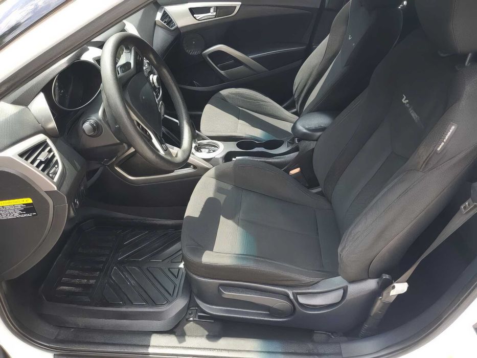 Hyundai Veloster      2015