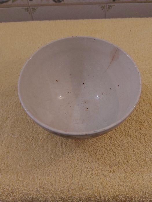Tigela muito antiga da fábrica de loiças de Sacavém