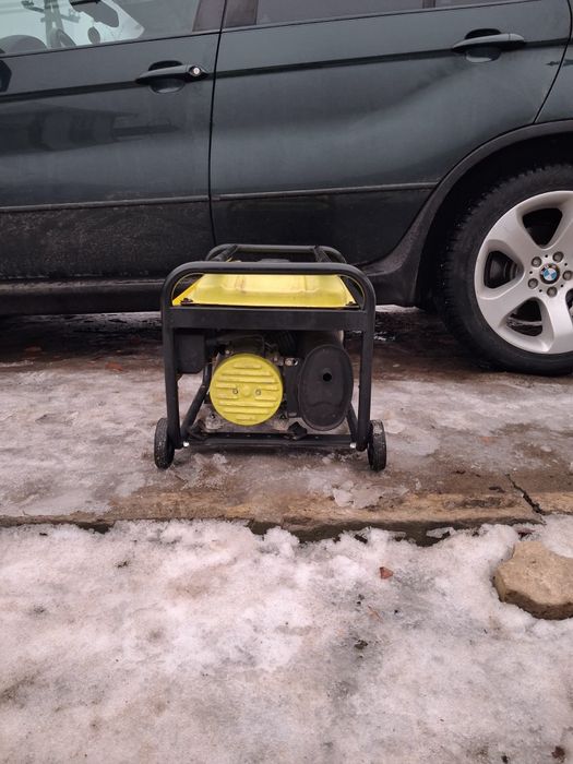 Генератор на 2.5кв на колесах