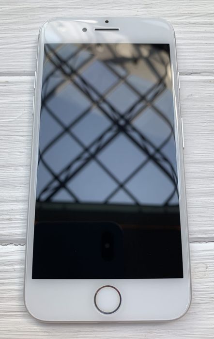 .Apple iPhone 7.
