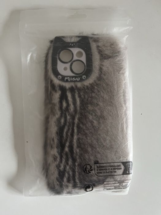 Futrzane etui do iPhone 13