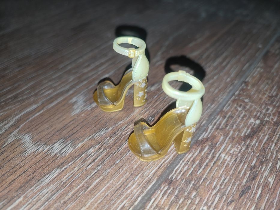 Rainbow High Fashion - Sunny Madison - żółta lalka z akcesoriami