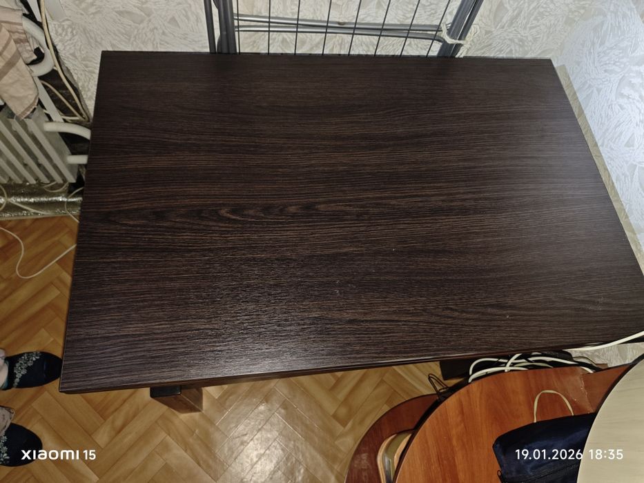 Продам стол добротный