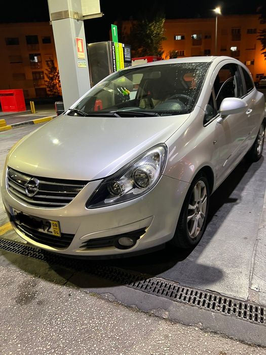 Opel Corsa D 1.2 gasolina – 2008 – 170.000 km