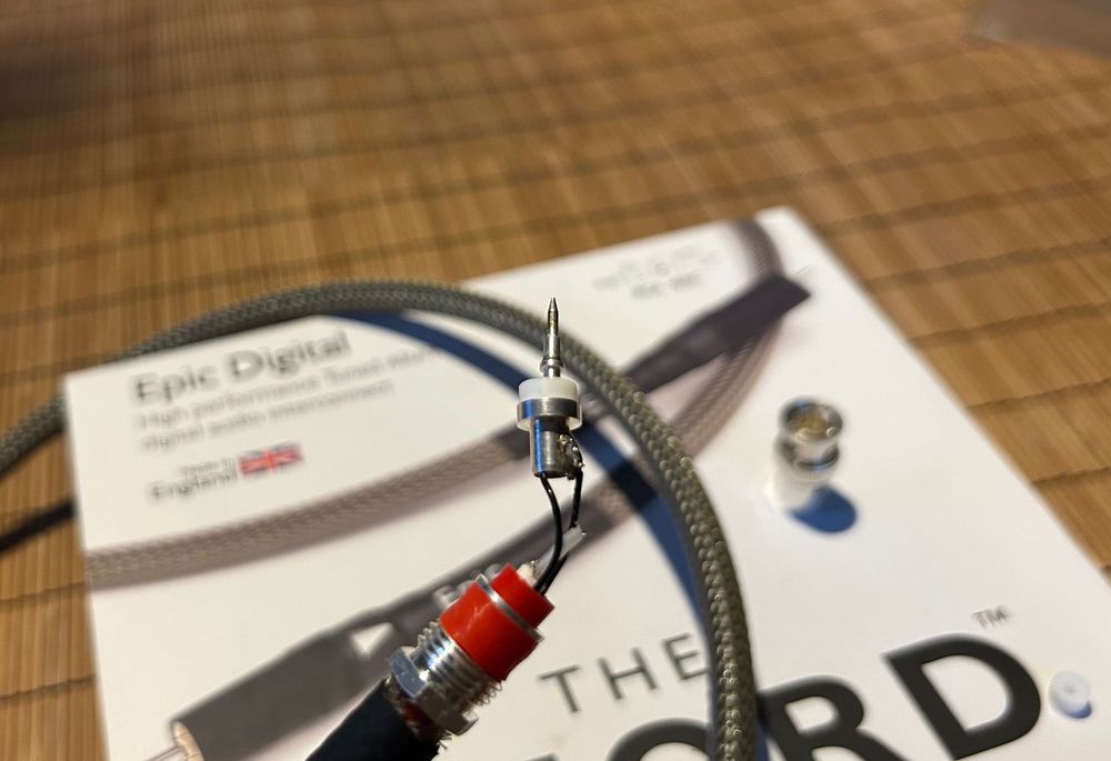 Chord Epic Digital Tuned ARAY BNC–RCA 1 m – do naprawy