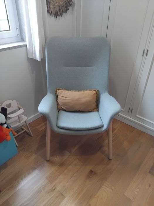 Poltrona c/ costas altas VEDBO (IKEA)
