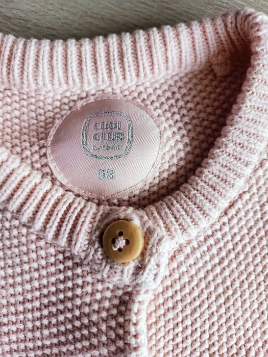 Sweter dziewczęcy różowy rozpinany z kieszeniami 98