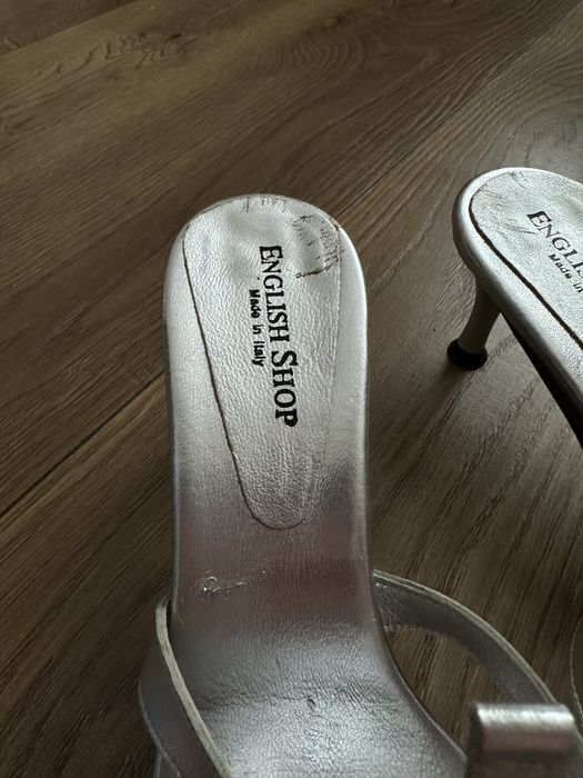 Buty na obcasie wykonane ze skóry