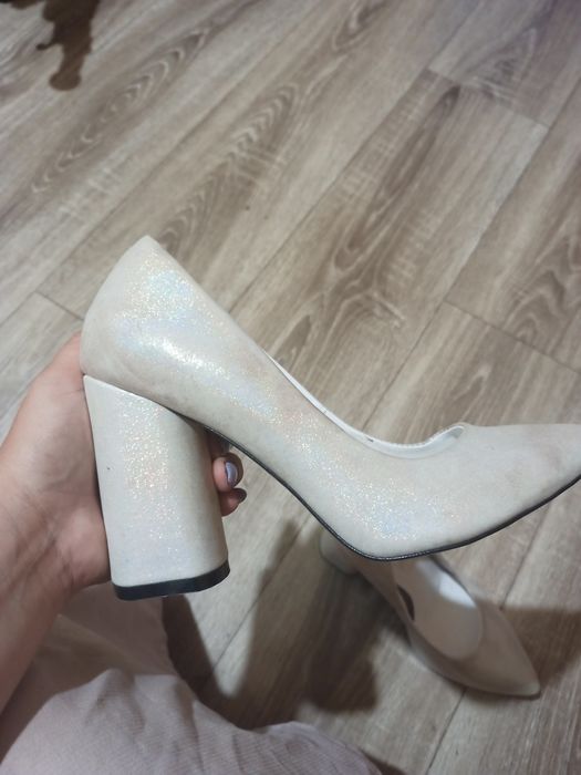 Продам туфлі в гарному стані один раз вдягала
