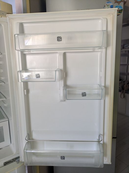 Продам 2х камерний холодильник Samsung No Frost  5000