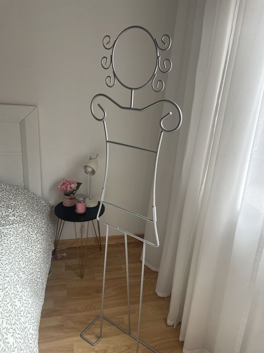 Vendo cruzeta para quarto de menina