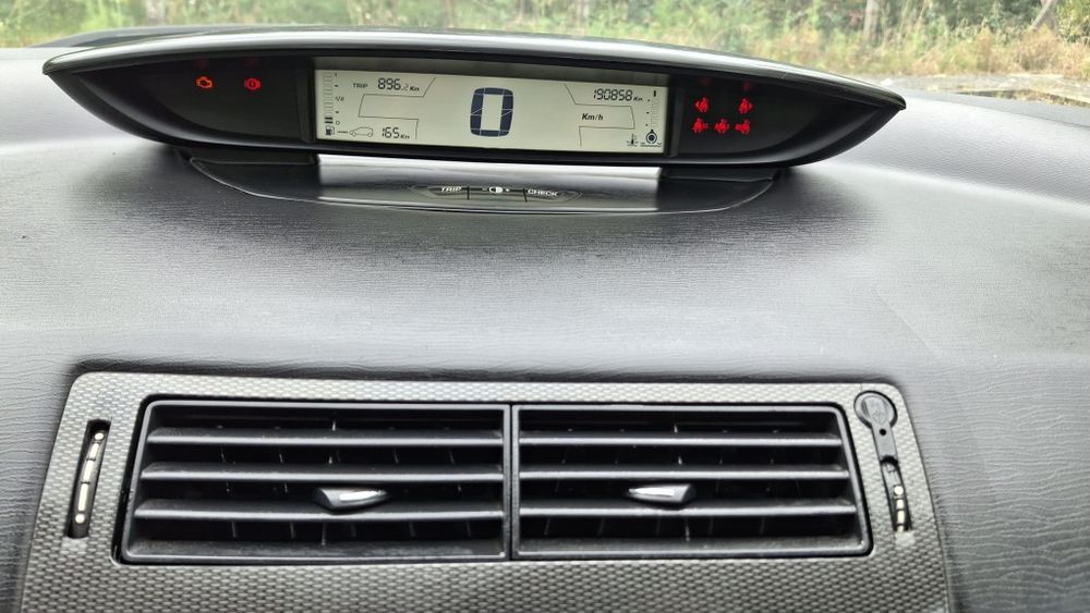 Vendo Citroën C4 VTR Coupé 1.6 Hdi 110CV - 2006 - 3 Portas- 5 Lugares  - Nacional