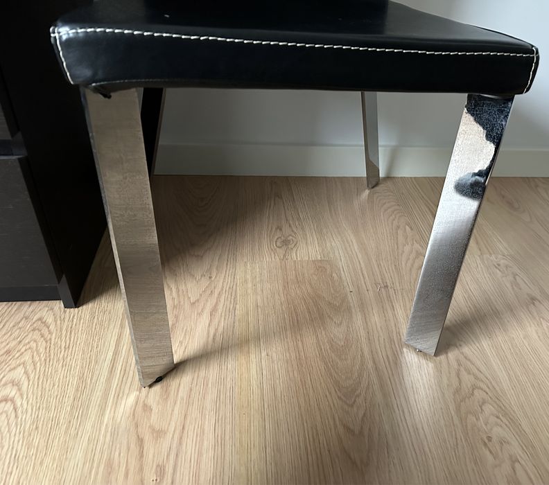 Cadeira em pele sintetica