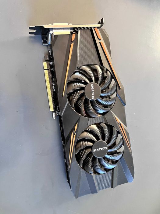 Gigabyte Geforce RTX1070TI - usado