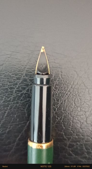 Caneta Parker Rialto Verde com Folheados em ouro