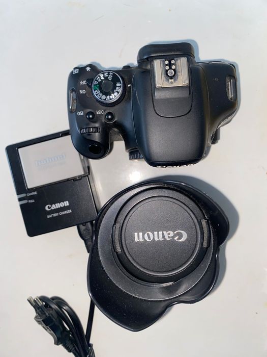Canon 600D with lens