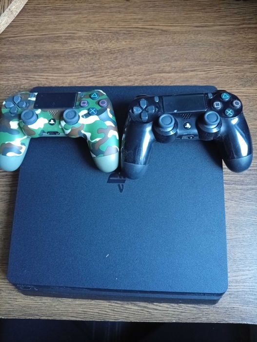 PlayStation 4 slim + 2 гри