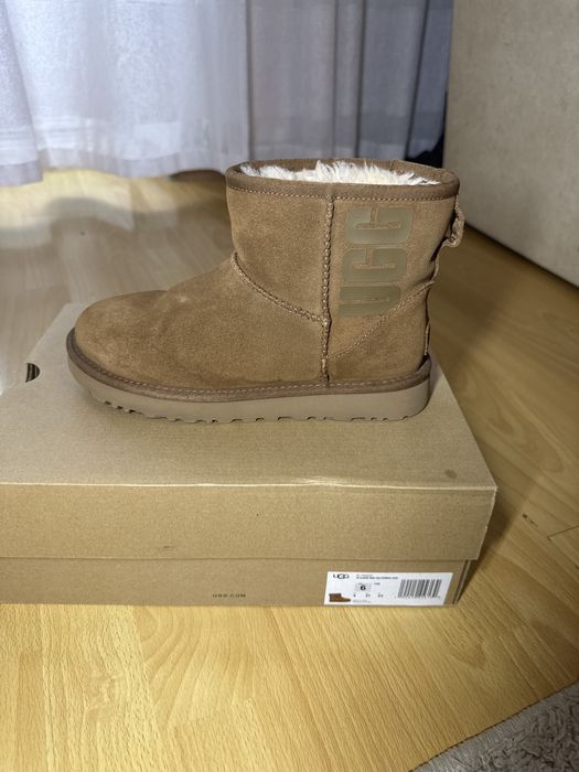 Ugg classic mini