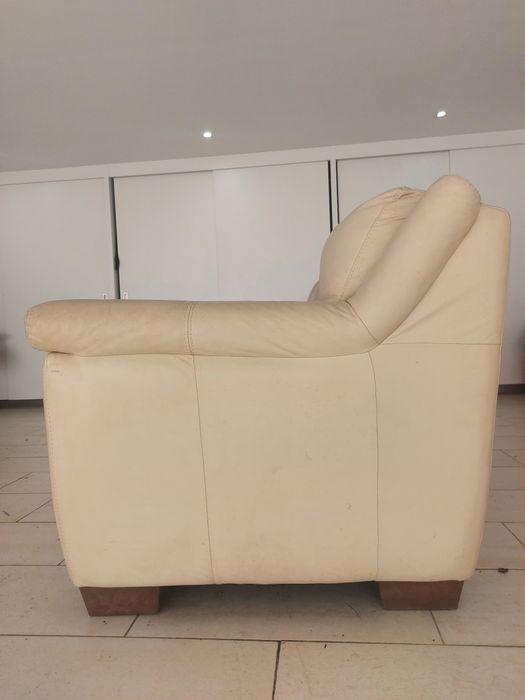 Sofá em pele Chateau D'ax de 3 lugares