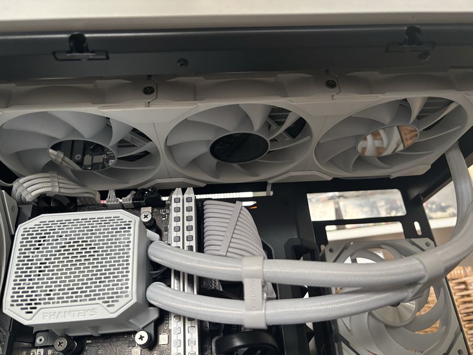 OKAZJA Biały Komputer stajconarny Gamingowy 4070 super