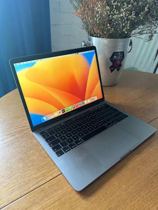 MacBook Pro 13'' 128GB 2019 // 8GB RAM