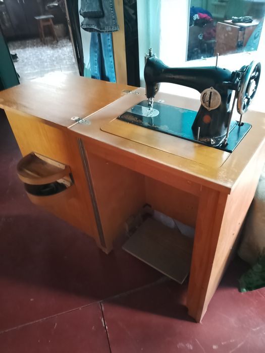 Швейная машинка бу