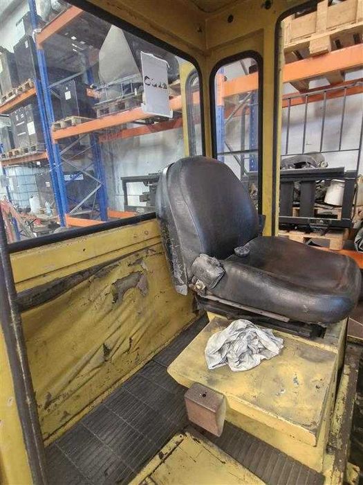 Empilhador Caterpillar DP100
