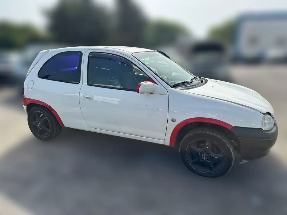Opel Corsa B Van 1.7D de 2000 para peças